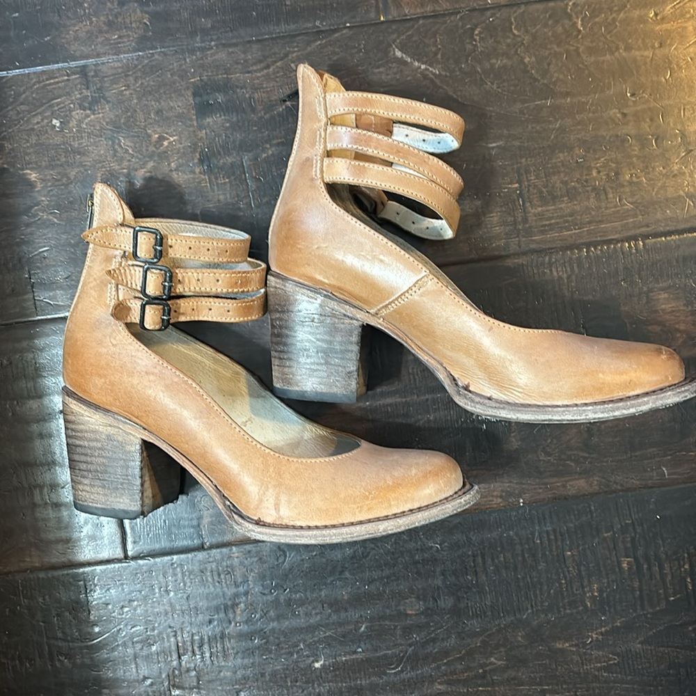 Tan Leather Strappy Women's Shoes Sandals Freebird size 9 Randi - Picture 2 of 11